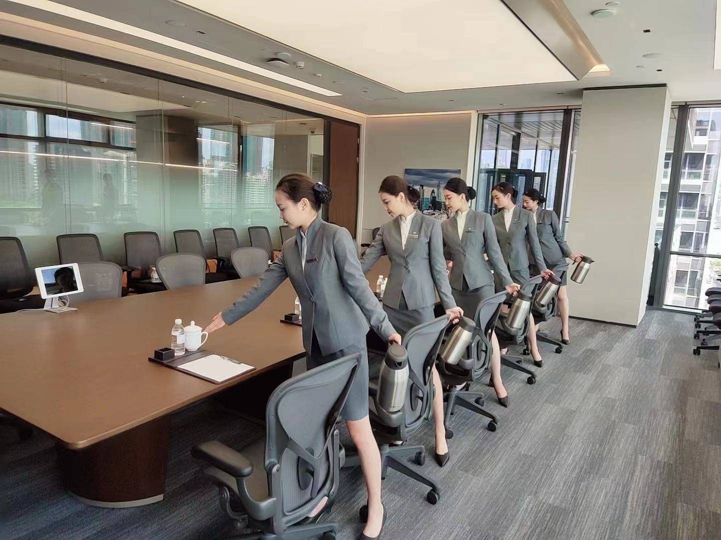 搭建校企橋梁，滬超會務服務助力鄭州經貿學子高質量就業
